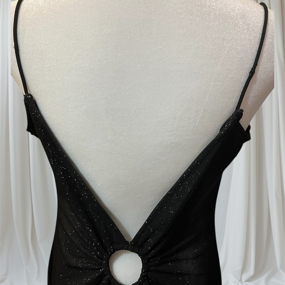 ((ITEM SOLD))‼️‼️Elegant Black Silver Sparkling Evening Dress With Small Train - Picture 4 of 5